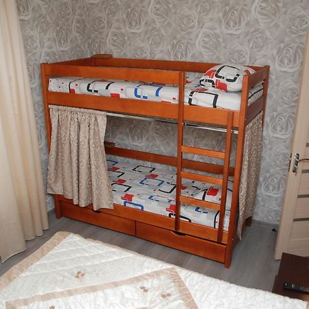 Green Apple Hostel Kyiv Exterior photo
