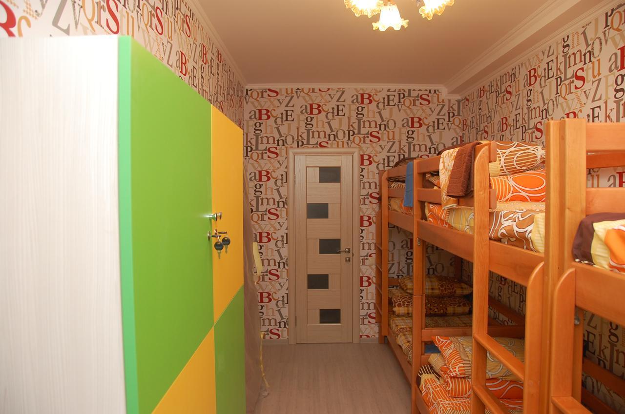 Green Apple Hostel Kyiv Exterior photo