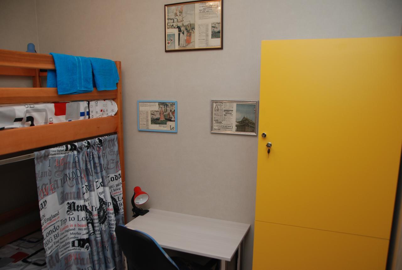 Green Apple Hostel Kyiv Exterior photo