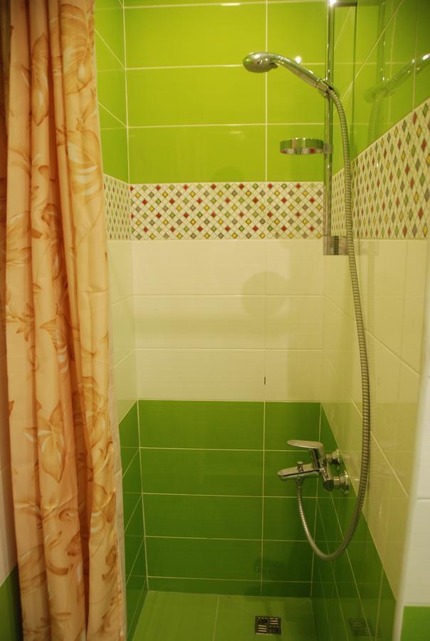 Green Apple Hostel Kyiv Exterior photo